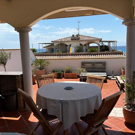Cal Salmare Seafront Apartment With Rooftop Terrace And Pool Calafell Exteriér fotografie