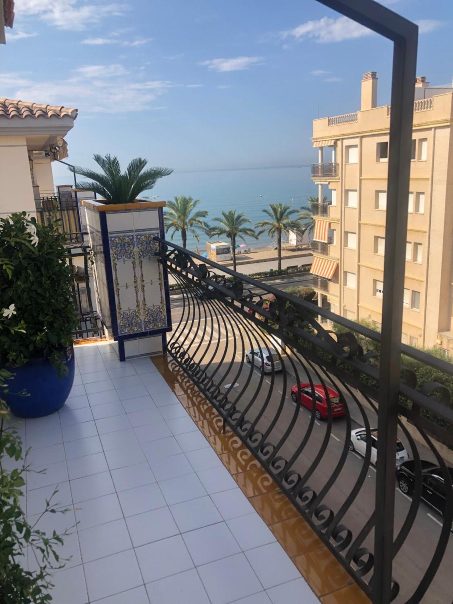 Cal Salmare Seafront Apartment With Rooftop Terrace And Pool Calafell Exteriér fotografie